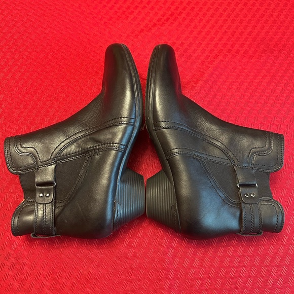 Cobb Hill EUC Women’s Size 8 Rockport Laurel Low Heel Boots Black Leather CJ0125 - Picture 1 of 9